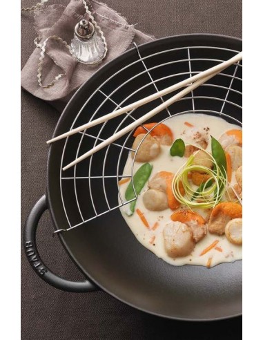 Wok Staub 37 cm noir couvercle verre pas chere